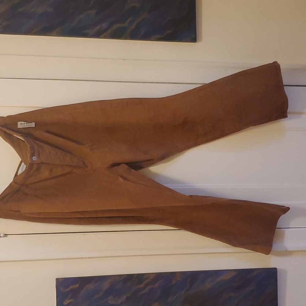 Extra high-waisted, button-fly, corduroy pants
